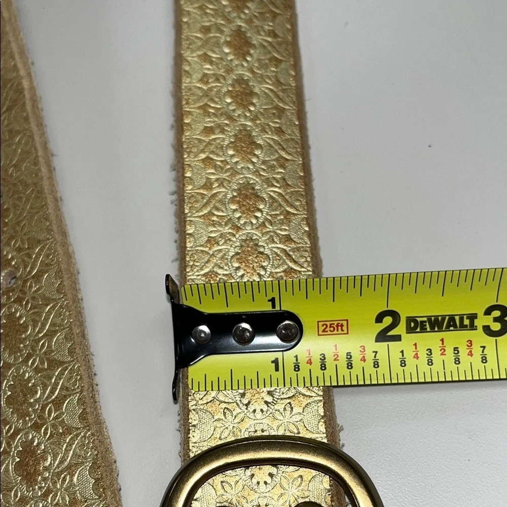 Elegant Gold Women's Belt with Textured Design